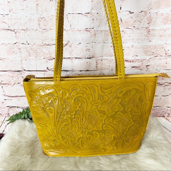 Handcrafted Alexandro Yeo Tooled Yellow Purse - Picture 2 of 9